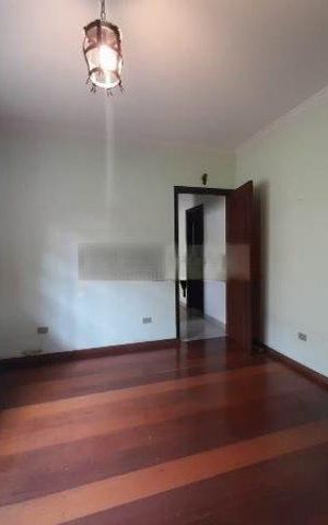 Casa à venda com 390m², 6 quartos e 4 vagas