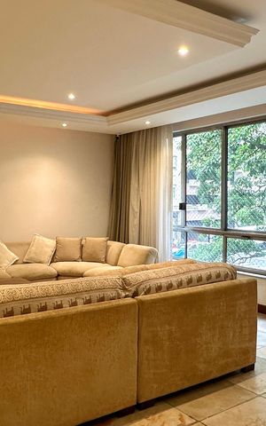 Apartamento à venda com 249m², 3 quartos e 1 vaga Apartamento à venda com 249m², 3 quartos e 1 vagaSala