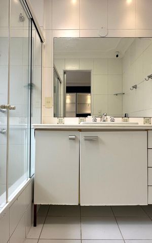 Apartamento à venda com 249m², 3 quartos e 1 vaga Apartamento à venda com 249m², 3 quartos e 1 vagaBanheiro da Suíte 2