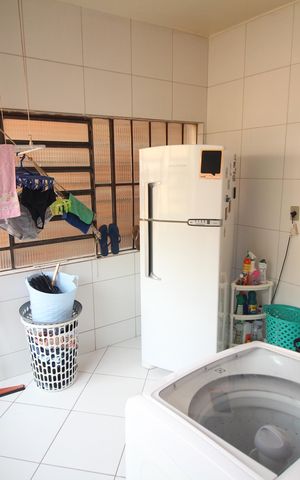Casa à venda com 120m², 5 quartos e 1 vagaÁrea de Serviço