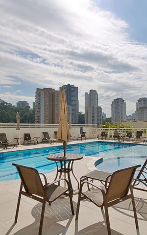 Apartamento à venda com 85m², 3 quartos e 2 vagas Apartamento à venda com 85m², 3 quartos e 2 vagasÁrea comum - Piscina