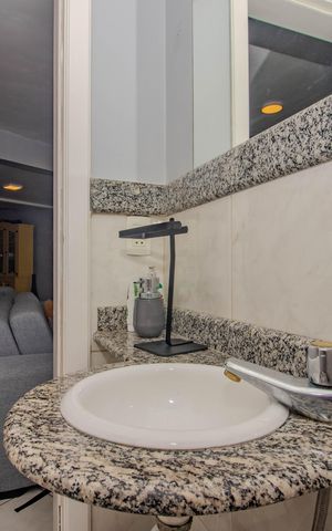 Casa de condomínio à venda com 276m², 3 quartos e 3 vagas Casa de condomínio à venda com 276m², 3 quartos e 3 vagasLavabo