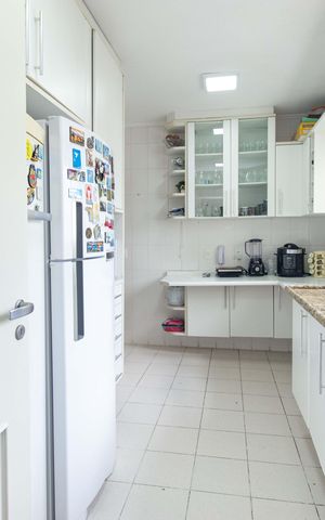 Apartamento à venda com 127m², 3 quartos e 3 vagas Apartamento à venda com 127m², 3 quartos e 3 vagasCozinha