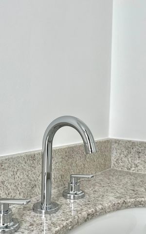 Apartamento à venda com 85m², 2 quartos e 1 vaga Apartamento à venda com 85m², 2 quartos e 1 vagaBanheiro da Suíte 1