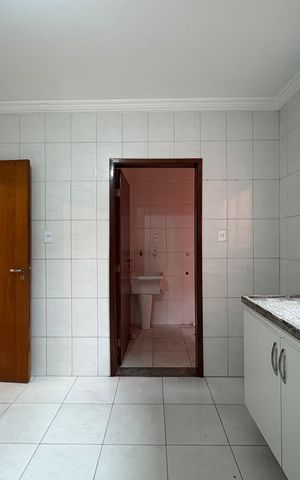 Casa para alugar com 75m², 2 quartos e 2 vagas Casa para alugar com 75m², 2 quartos e 2 vagasCozinha