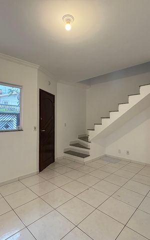 Casa para alugar com 75m², 2 quartos e 2 vagas Casa para alugar com 75m², 2 quartos e 2 vagasSala