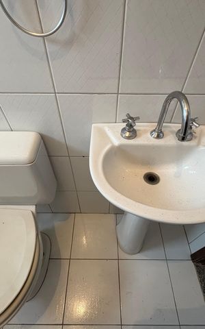 Casa para alugar com 75m², 2 quartos e 2 vagas Casa para alugar com 75m², 2 quartos e 2 vagasBanheiro da suíte 1