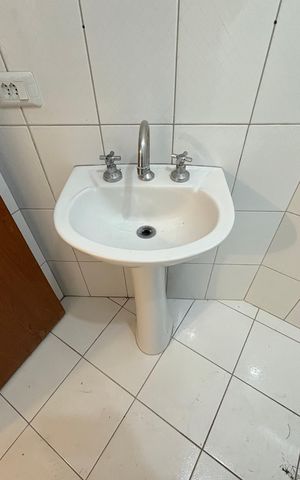 Casa para alugar com 75m², 2 quartos e 2 vagas Casa para alugar com 75m², 2 quartos e 2 vagasBanheiro da suíte 2