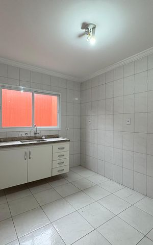 Casa para alugar com 75m², 2 quartos e 2 vagas Casa para alugar com 75m², 2 quartos e 2 vagasCozinha