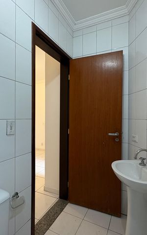 Casa para alugar com 75m², 2 quartos e 2 vagas Casa para alugar com 75m², 2 quartos e 2 vagasBanheiro da suíte 2