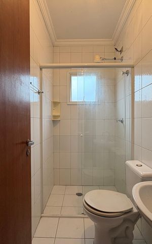 Casa para alugar com 75m², 2 quartos e 2 vagas Casa para alugar com 75m², 2 quartos e 2 vagasBanheiro da suíte 1