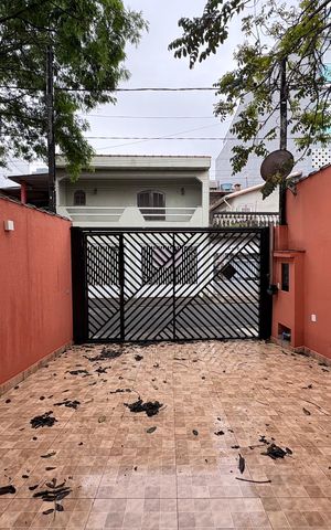 Casa para alugar com 75m², 2 quartos e 2 vagas Casa para alugar com 75m², 2 quartos e 2 vagasGaragem