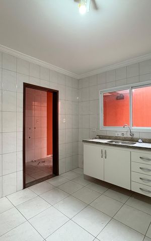 Casa para alugar com 75m², 2 quartos e 2 vagas Casa para alugar com 75m², 2 quartos e 2 vagasCozinha