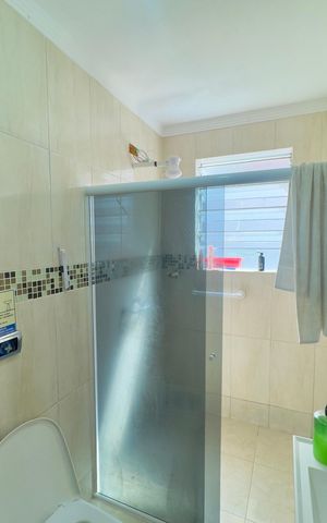 Casa à venda com 120m², 3 quartos e 4 vagasBanheiro social 2