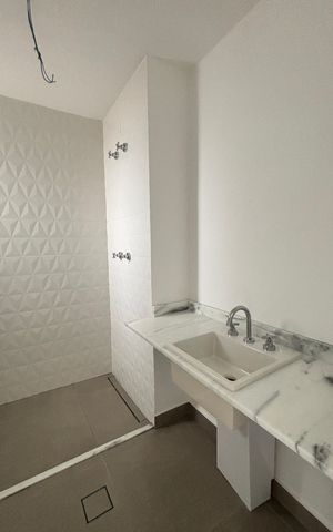 Apartamento à venda com 163m², 3 quartos e 3 vagas Apartamento à venda com 163m², 3 quartos e 3 vagasBanheiro da Suíte 1