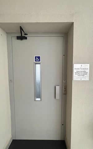 Apartamento à venda com 163m², 3 quartos e 3 vagas Apartamento à venda com 163m², 3 quartos e 3 vagasElevador
