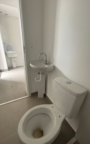 Apartamento à venda com 163m², 3 quartos e 3 vagas Apartamento à venda com 163m², 3 quartos e 3 vagasÁrea de Serviço - Banheiro