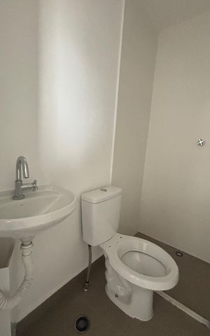 Apartamento à venda com 163m², 3 quartos e 3 vagas Apartamento à venda com 163m², 3 quartos e 3 vagasÁrea de Serviço - Banheiro
