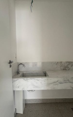 Apartamento à venda com 163m², 3 quartos e 3 vagas Apartamento à venda com 163m², 3 quartos e 3 vagasLavabo