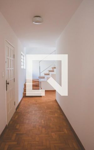 Casa para alugar com 233m², 3 quartos e 2 vagas Casa para alugar com 233m², 3 quartos e 2 vagasCorredor