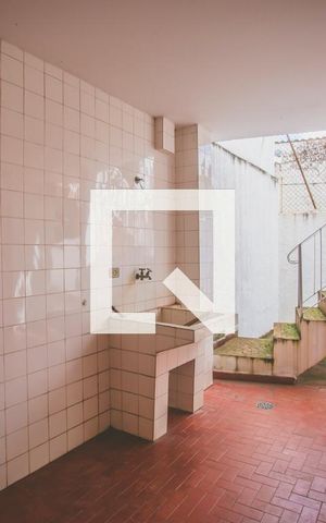 Casa para alugar com 233m², 3 quartos e 2 vagas Casa para alugar com 233m², 3 quartos e 2 vagasÁrea de Serviço