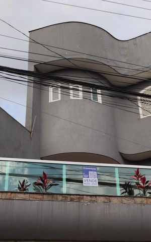 Casa à venda com 312m², 3 quartos e 3 vagasFachada