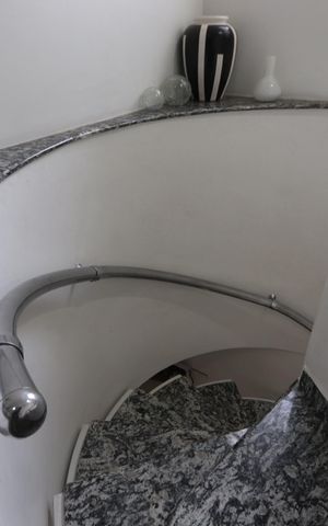 Casa à venda com 312m², 3 quartos e 3 vagasEscada