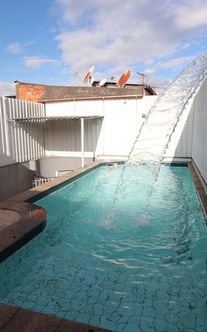 Casa à venda com 312m², 3 quartos e 3 vagasPiscina