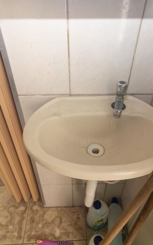 Casa à venda com 100m², 2 quartos e 3 vagas Casa à venda com 100m², 2 quartos e 3 vagasBanheiro de serviço