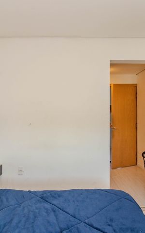 Casa à venda com 250m², 3 quartos e 3 vagas Casa à venda com 250m², 3 quartos e 3 vagasSuíte