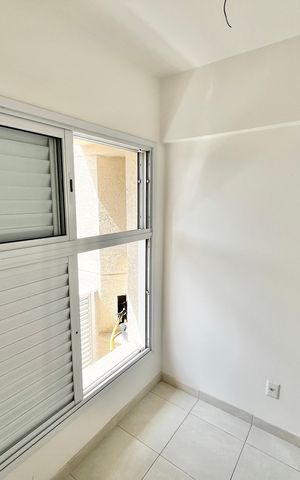 Apartamento à venda com 298m², 4 quartos e 5 vagas Apartamento à venda com 298m², 4 quartos e 5 vagasQuarto de Serviço