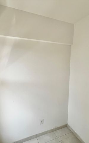 Apartamento à venda com 298m², 4 quartos e 5 vagas Apartamento à venda com 298m², 4 quartos e 5 vagasQuarto de Serviço
