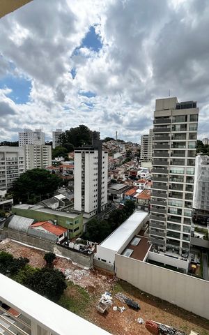 Apartamento à venda com 298m², 4 quartos e 5 vagas Apartamento à venda com 298m², 4 quartos e 5 vagasVaranda do Quarto de Serviço
