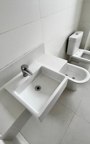 Apartamento à venda com 298m², 4 quartos e 5 vagas Apartamento à venda com 298m², 4 quartos e 5 vagasBanheiro da Suíte 1