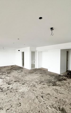 Apartamento à venda com 298m², 4 quartos e 5 vagas Apartamento à venda com 298m², 4 quartos e 5 vagasSala