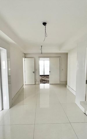 Apartamento à venda com 298m², 4 quartos e 5 vagas Apartamento à venda com 298m², 4 quartos e 5 vagasCozinha