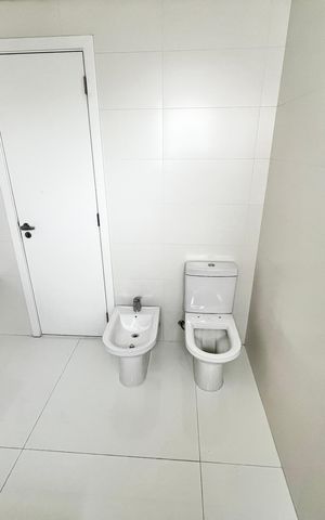 Apartamento à venda com 298m², 4 quartos e 5 vagas Apartamento à venda com 298m², 4 quartos e 5 vagasBanheiro da Suíte 2