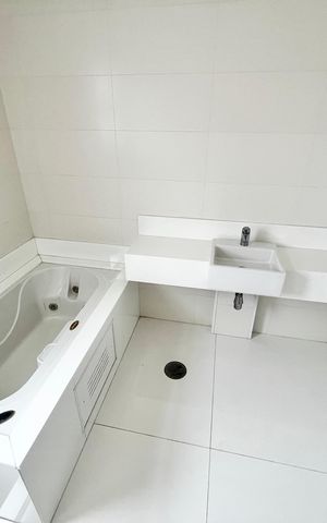 Apartamento à venda com 298m², 4 quartos e 5 vagas Apartamento à venda com 298m², 4 quartos e 5 vagasBanheiro da Suíte 2