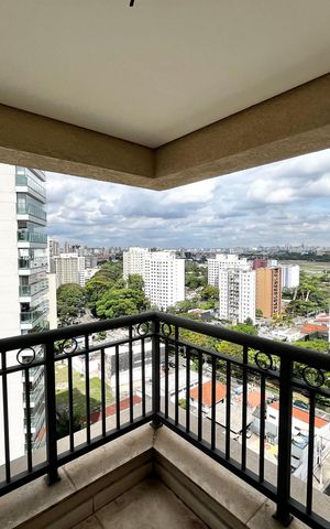 Apartamento à venda com 298m², 4 quartos e 5 vagas Apartamento à venda com 298m², 4 quartos e 5 vagasVaranda da Suíte 2