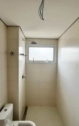 Apartamento à venda com 298m², 4 quartos e 5 vagas Apartamento à venda com 298m², 4 quartos e 5 vagasBanheiro da Suíte 1