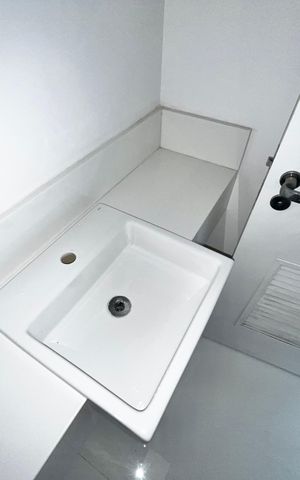 Apartamento à venda com 298m², 4 quartos e 5 vagas Apartamento à venda com 298m², 4 quartos e 5 vagasLavabo