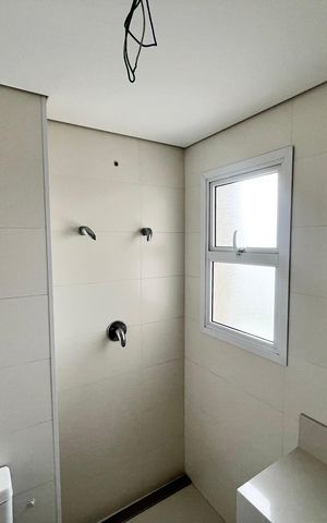 Apartamento à venda com 298m², 4 quartos e 5 vagas Apartamento à venda com 298m², 4 quartos e 5 vagasBanheiro da Suíte 3