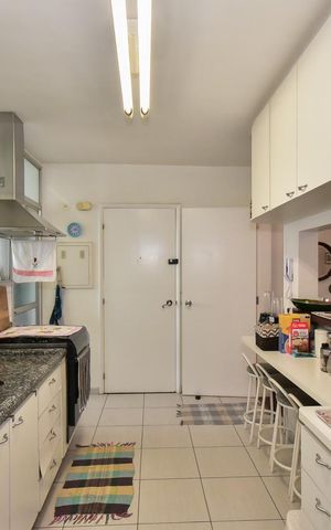 Apartamento à venda com 222m², 3 quartos e 2 vagasCozinha