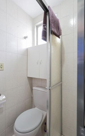 Apartamento à venda com 51m², 2 quartos e 1 vaga Apartamento à venda com 51m², 2 quartos e 1 vagaBanheiro da suíte