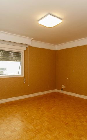 Apartamento à venda com 350m², 3 quartos e 2 vagas Apartamento à venda com 350m², 3 quartos e 2 vagasSuíte 1
