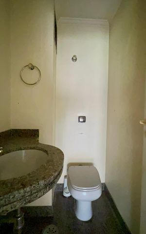 Apartamento à venda com 173m², 3 quartos e 3 vagas Apartamento à venda com 173m², 3 quartos e 3 vagasLavabo