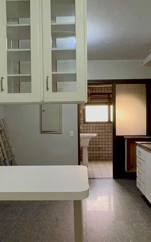 Apartamento à venda com 173m², 3 quartos e 3 vagas Apartamento à venda com 173m², 3 quartos e 3 vagasCozinha