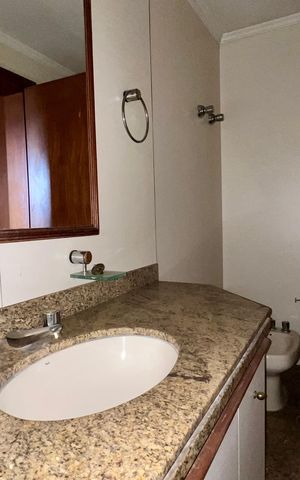 Apartamento à venda com 173m², 3 quartos e 3 vagas Apartamento à venda com 173m², 3 quartos e 3 vagasBanheiro da Suíte 2