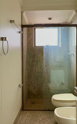 Apartamento à venda com 173m², 3 quartos e 3 vagas Apartamento à venda com 173m², 3 quartos e 3 vagasBanheiro da Suíte 1