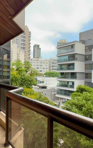 Apartamento à venda com 173m², 3 quartos e 3 vagas Apartamento à venda com 173m², 3 quartos e 3 vagasVaranda